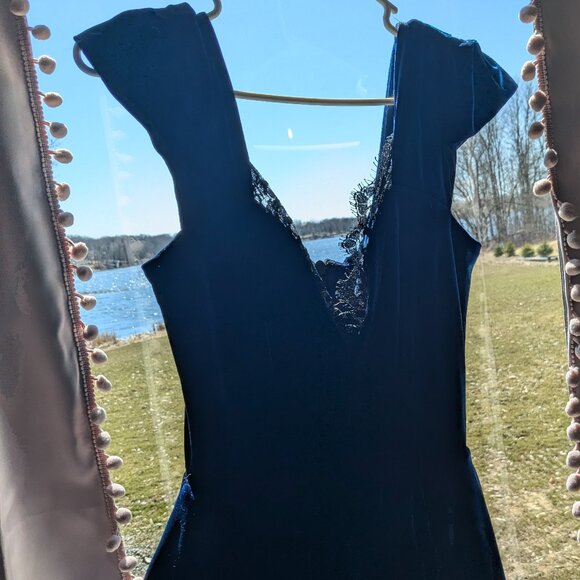 La Femme en Noire Swing Dress in Midnight Blue - Picture 3 of 5